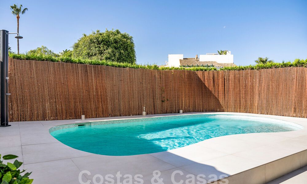 Prachtige, halfvrijstaande luxe woning te koop met privézwembad, op loopafstand van het strand en centrum van San Pedro, Marbella 56795