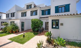 Prachtige, halfvrijstaande luxe woning te koop met privézwembad, op loopafstand van het strand en centrum van San Pedro, Marbella 56798 