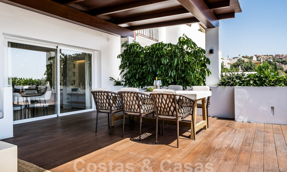 Instapklaar, luxueus appartement te koop met uitnodigend terras en zeezicht in Marbella - Benahavis 57285