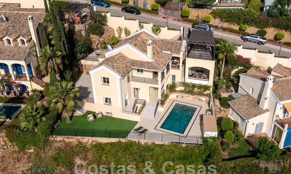 Spaanse luxevilla te koop met panoramisch zeezicht in een gated community in de heuvels van Marbella 57343