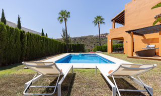 Stijlvol gerenoveerde, halfvrijstaande schakelvilla te koop met groot privé zwembad in Marbella - Benahavis 56385 
