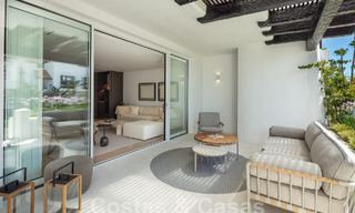 Voortreffelijk appartement te koop met zeezicht in Marina Puente Romano in Marbella 57262 