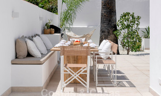 Sfeervolle luxevilla in Ibiza-stijl te koop, dicht bij alle voorzieningen van Nueva Andalucia, Marbella 56943 