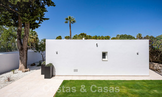 Sfeervolle luxevilla in Ibiza-stijl te koop, dicht bij alle voorzieningen van Nueva Andalucia, Marbella 56950 