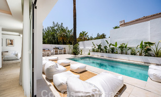 Sfeervolle luxevilla in Ibiza-stijl te koop, dicht bij alle voorzieningen van Nueva Andalucia, Marbella 56960 