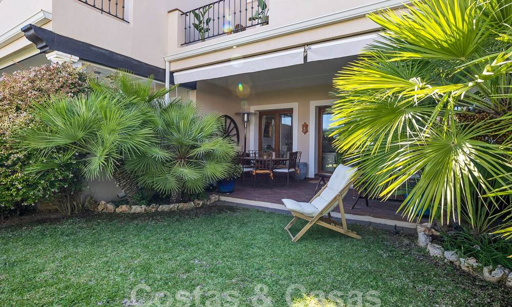 Ruim rijhuis te koop met 4 slaapkamers en zeezicht, in een gated complex op de New Golden Mile tussen Marbella en Estepona 57098