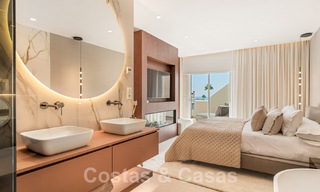 Luxe penthouse te koop in een gated eerstelijnsstrand complex met magnifiek zeezicht op de New Golden Mile tussen Marbella en Estepona 56975 