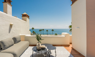 Luxe penthouse te koop in een gated eerstelijnsstrand complex met magnifiek zeezicht op de New Golden Mile tussen Marbella en Estepona 56978 