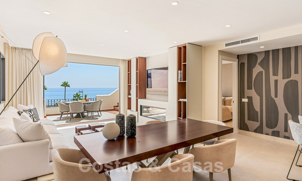 Luxe penthouse te koop in een gated eerstelijnsstrand complex met magnifiek zeezicht op de New Golden Mile tussen Marbella en Estepona 56983