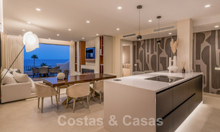 Luxe penthouse te koop in een gated eerstelijnsstrand complex met magnifiek zeezicht op de New Golden Mile tussen Marbella en Estepona 56989 