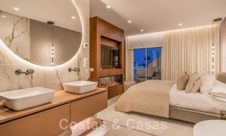 Luxe penthouse te koop in een gated eerstelijnsstrand complex met magnifiek zeezicht op de New Golden Mile tussen Marbella en Estepona 56995 