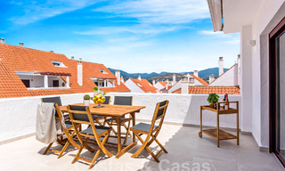 Eigentijds gerenoveerd penthouse te koop op loopafstand van alle voorzieningen en Puerto Banus in Nueva Andalucia, Marbella 57419 