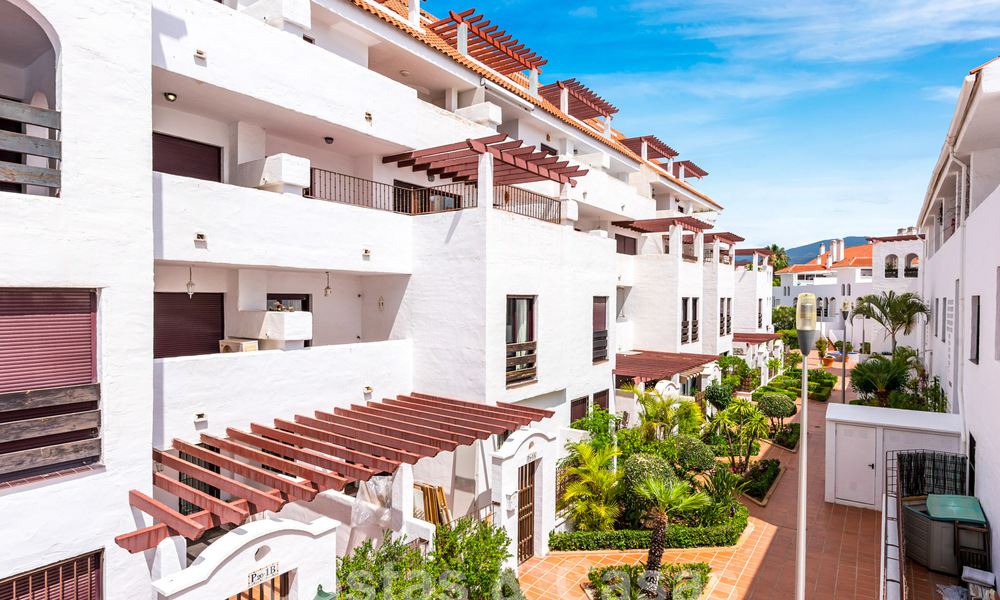 Eigentijds gerenoveerd penthouse te koop op loopafstand van alle voorzieningen en Puerto Banus in Nueva Andalucia, Marbella 57423