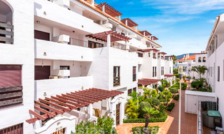 Eigentijds gerenoveerd penthouse te koop op loopafstand van alle voorzieningen en Puerto Banus in Nueva Andalucia, Marbella 57423 