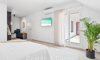 Eigentijds gerenoveerd penthouse te koop op loopafstand van alle voorzieningen en Puerto Banus in Nueva Andalucia, Marbella 57434 