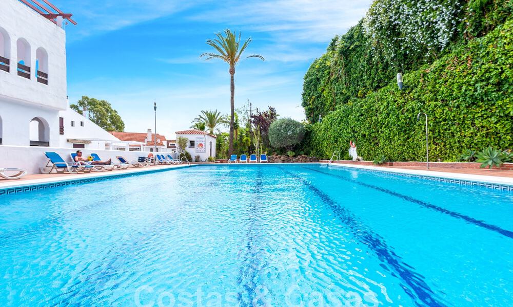 Eigentijds gerenoveerd penthouse te koop op loopafstand van alle voorzieningen en Puerto Banus in Nueva Andalucia, Marbella 57450