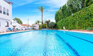 Eigentijds gerenoveerd penthouse te koop op loopafstand van alle voorzieningen en Puerto Banus in Nueva Andalucia, Marbella 57450 
