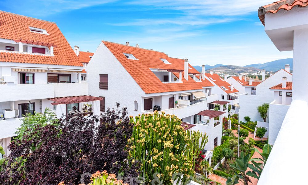Eigentijds gerenoveerd penthouse te koop op loopafstand van alle voorzieningen en Puerto Banus in Nueva Andalucia, Marbella 57456