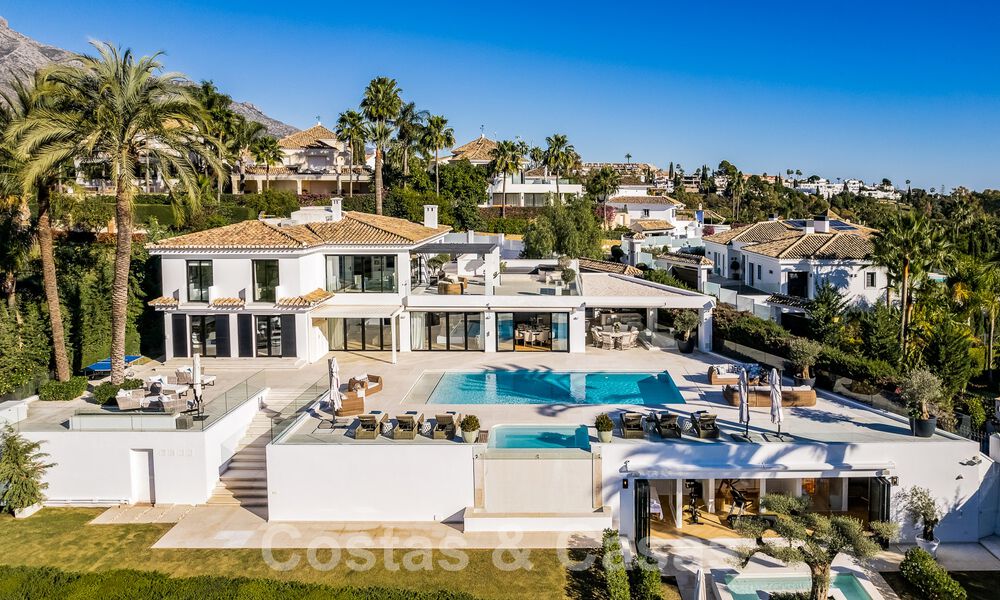 Modern gerenoveerde mediterrane luxevilla te koop, gelegen eerstelijns golf, hartje Nueva Andalucia, Marbella 57012