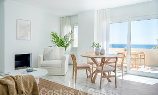 Schitterend, eerstelijnsstrand penthouse te koop met panoramisch zeezicht op enkele minuten van Estepona centrum 56881 