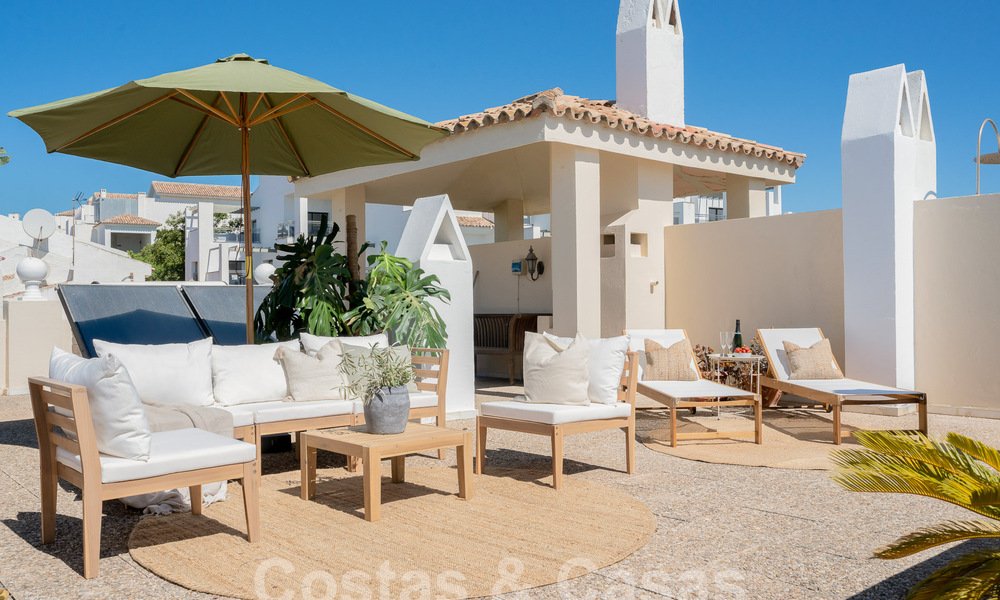 Schitterend, eerstelijnsstrand penthouse te koop met panoramisch zeezicht op enkele minuten van Estepona centrum 56884