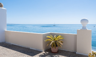 Schitterend, eerstelijnsstrand penthouse te koop met panoramisch zeezicht op enkele minuten van Estepona centrum 56885 