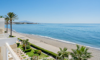 Schitterend, eerstelijnsstrand penthouse te koop met panoramisch zeezicht op enkele minuten van Estepona centrum 56887 