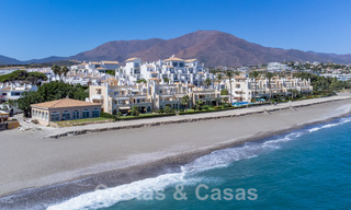 Schitterend, eerstelijnsstrand penthouse te koop met panoramisch zeezicht op enkele minuten van Estepona centrum 56903 