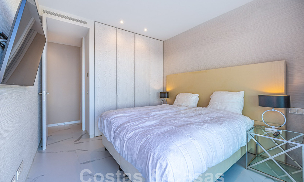 Boutique appartement te koop met panoramisch zeezicht, in een gated complex in de heuvels van Marbella - Benahavis 57738