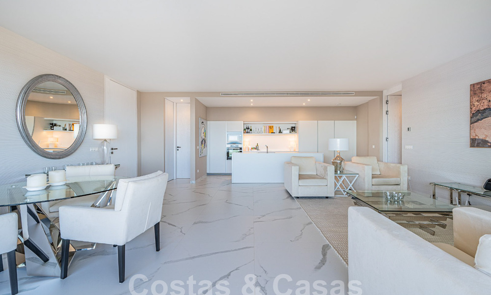 Boutique appartement te koop met panoramisch zeezicht, in een gated complex in de heuvels van Marbella - Benahavis 57743