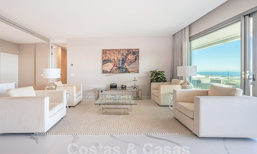 Boutique appartement te koop met panoramisch zeezicht, in een gated complex in de heuvels van Marbella - Benahavis 57744