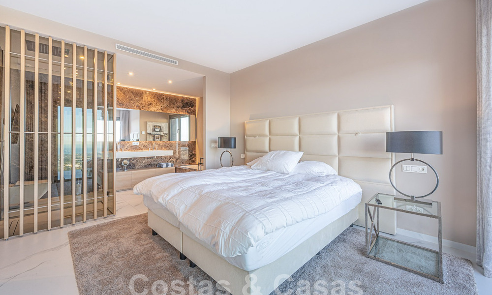 Boutique appartement te koop met panoramisch zeezicht, in een gated complex in de heuvels van Marbella - Benahavis 57759