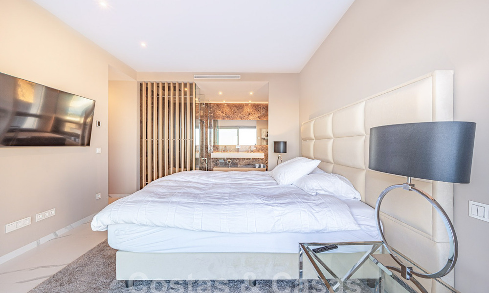 Boutique appartement te koop met panoramisch zeezicht, in een gated complex in de heuvels van Marbella - Benahavis 57770
