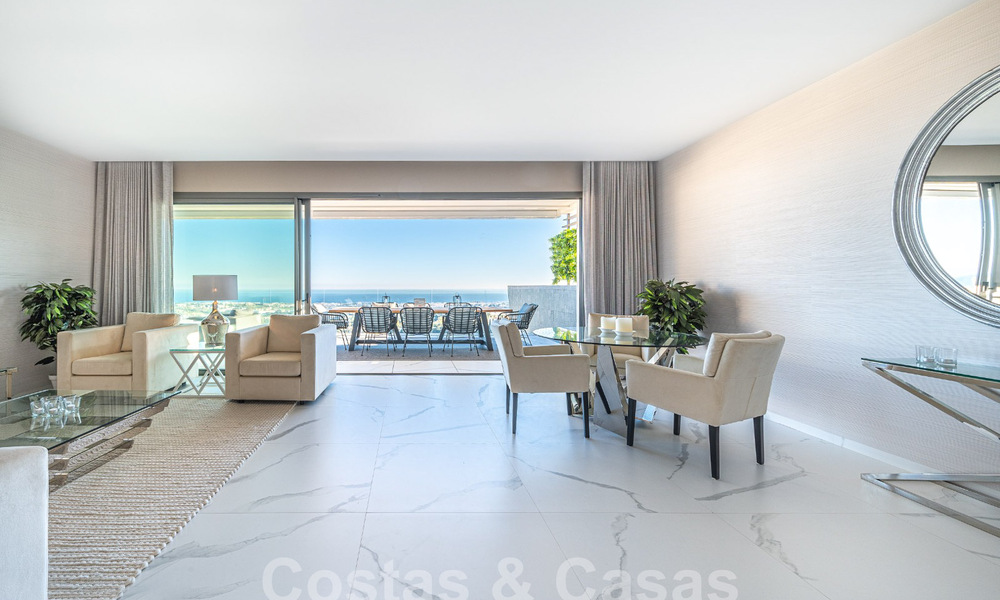 Boutique appartement te koop met panoramisch zeezicht, in een gated complex in de heuvels van Marbella - Benahavis 57772