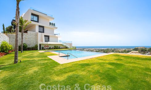 Boutique appartement te koop met panoramisch zeezicht, in een gated complex in de heuvels van Marbella - Benahavis 57776