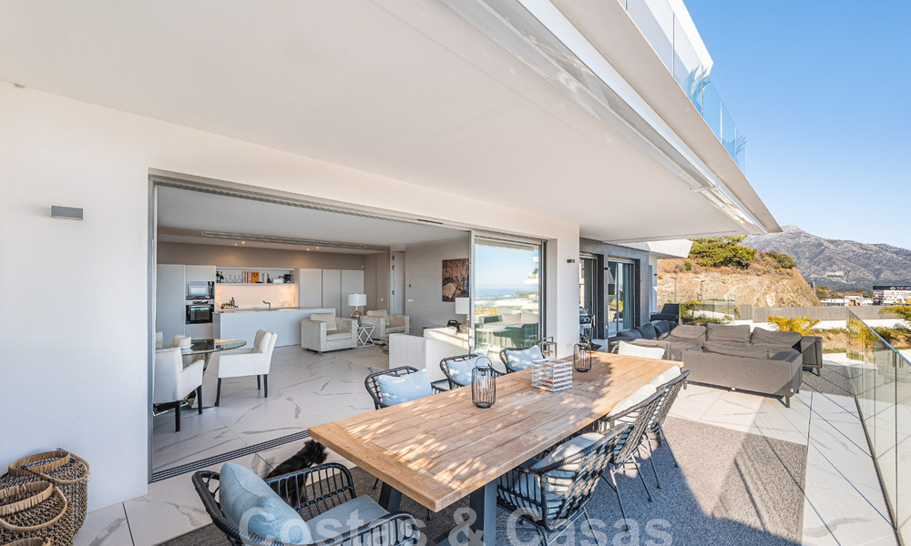 Boutique appartement te koop met panoramisch zeezicht, in een gated complex in de heuvels van Marbella - Benahavis 57779