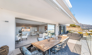 Boutique appartement te koop met panoramisch zeezicht, in een gated complex in de heuvels van Marbella - Benahavis 57779 