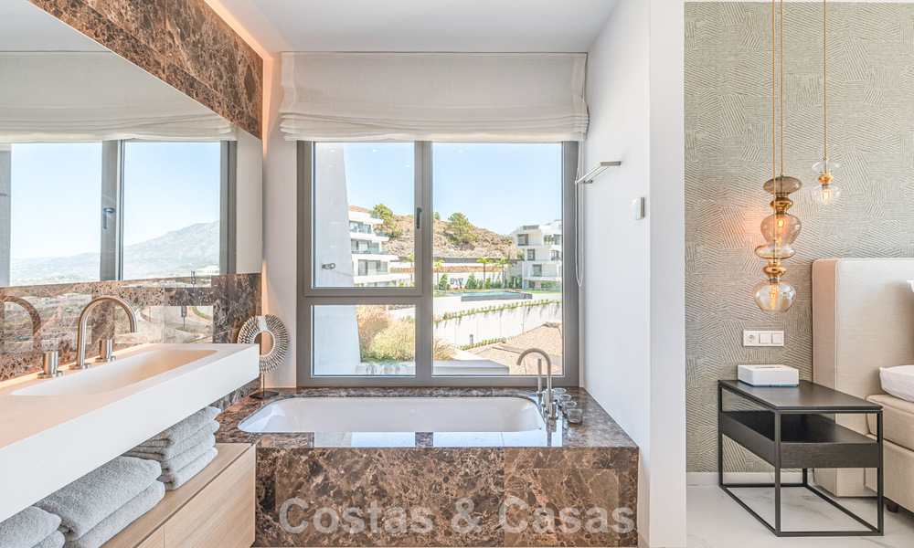Geavanceerd appartement te koop met fenomenaal uitzicht, in een exclusief complex in Marbella - Benahavis 58199