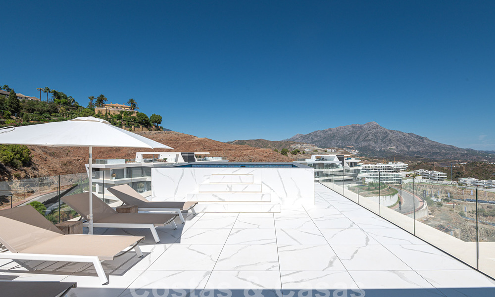 Eersteklas penthouse te koop met privézwembad en panoramisch zeezicht in de heuvels van Marbella - Benahavis 58452