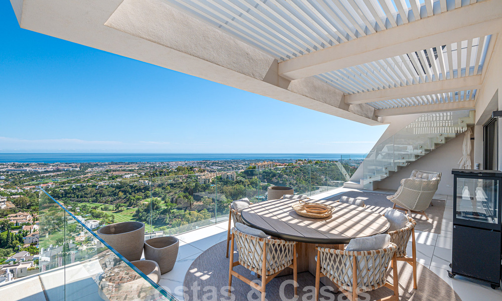 Eersteklas penthouse te koop met privézwembad en panoramisch zeezicht in de heuvels van Marbella - Benahavis 58466