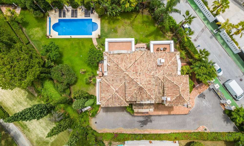 Luxevilla in een klassieke Spaanse stijl te koop in een gated golfresort van La Quinta, Marbella - Benahavis 58238