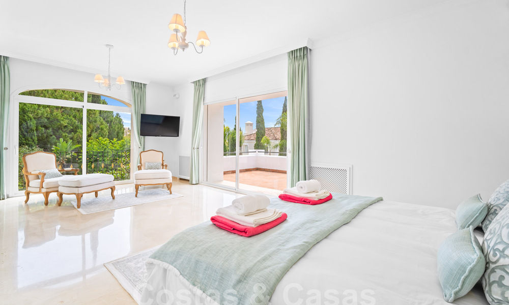 Luxevilla in een klassieke Spaanse stijl te koop in een gated golfresort van La Quinta, Marbella - Benahavis 58245