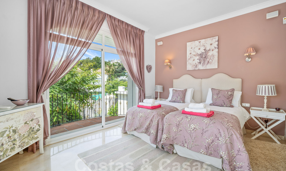 Luxevilla in een klassieke Spaanse stijl te koop in een gated golfresort van La Quinta, Marbella - Benahavis 58250