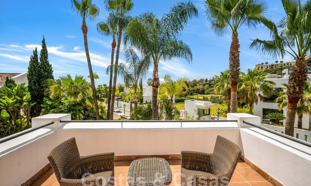 Luxevilla in een klassieke Spaanse stijl te koop in een gated golfresort van La Quinta, Marbella - Benahavis 58251