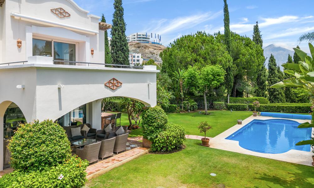 Luxevilla in een klassieke Spaanse stijl te koop in een gated golfresort van La Quinta, Marbella - Benahavis 58273