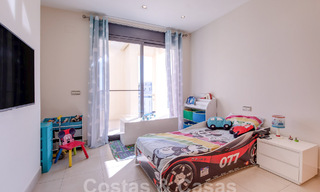 Modern penthouse op één niveau te koop met panoramisch zeezicht, in een luxueus complex van Los Monteros, Marbella 58289 
