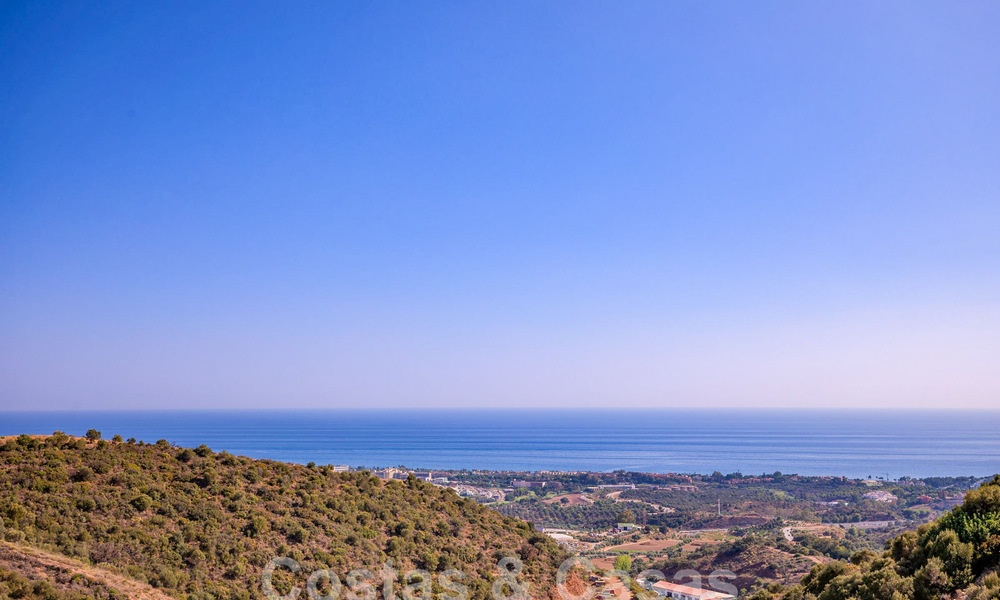Modern penthouse op één niveau te koop met panoramisch zeezicht, in een luxueus complex van Los Monteros, Marbella 58292