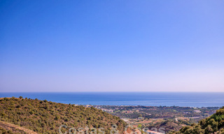 Modern penthouse op één niveau te koop met panoramisch zeezicht, in een luxueus complex van Los Monteros, Marbella 58292 