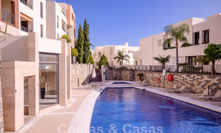 Modern penthouse op één niveau te koop met panoramisch zeezicht, in een luxueus complex van Los Monteros, Marbella 58294 