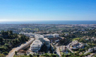 Eersteklas, luxe appartement te koop met schitterend uitzicht op zee, golf en berglandschap in Marbella - Benahavis 58420 